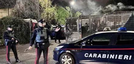 Blitz dei carabinieri nel campo nomadi: 18 arresti per furti e rapine ai danni di anziani