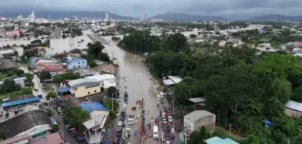 Inondazioni in Thailandia: le immagini di Hat Yai sommersa dall'acqua
