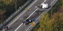 Il drone sulle auto accartocciate dopo il grave incidente sulla tangenziale di Bergamo