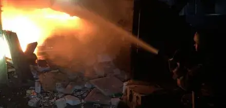 Raid russo a Dnipropetrovsk, due morti. A Mosca vertice con Witkoff: "Nessun accordo"