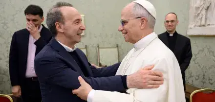 Leone XIV incontra Roberto Benigni: “Bello, il tuo Pietro parla d'amore”