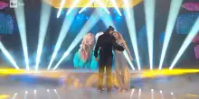 Ballando con le Stelle, Martina Colombari e Luca Favilla primi in classifica