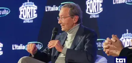 Atreju 2025, il ritorno di Gianfranco Fini: «Il mio errore fu sciogliere Alleanza Nazionale»