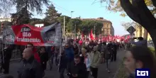 Disagi e cortei per lo sciopero, ma su adesione &egrave; guerra di cifre