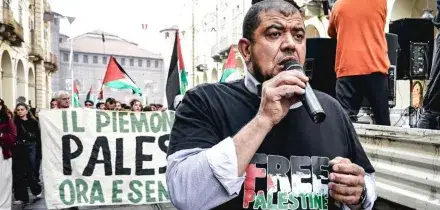 L'imam di Torino Mohamed Shahin torna libero, lascia il Centro permanenza rifugiati di Caltanissetta