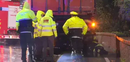 Genova, un altro pedone investito da un camion. Trascinato per 2 chilometri