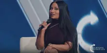 La gaffe di Nicki Minaj ospite di Erika Kirk: chiama Vance "assassino"