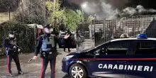 Poliziotti si fingono Carabinieri e rapinano una famiglia rom