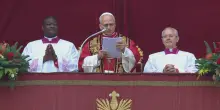 Leone fa auguri di Natale in 10 lingue, 26mila in piazza San Pietro per benedizione Urbi et Orbi