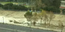 Il fiume di Los Angeles si gonfia mentre una tempesta colpisce la California: il video