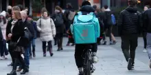 Caporalato, il gip di Milano convalida il controllo giudiziario di Deliveroo
