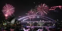 Fuochi d'artificio al porto, Sydney celebra il suo Capodanno