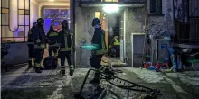 Incendio a Torino nelle cantine di uno stabile, tra gli intossicati anche bambini