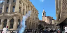 La polizia lancia il gas lacrimogeno a Marsiglia per bloccare i manifestanti di "Blocchiamo tutto"