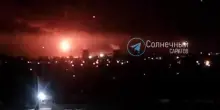 Mega incendio nella raffineria di petrolio di Saratov in Russia: video