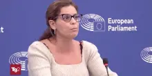 Per un voto la Commissione giuridica del Parlamento europeo protegge l'immunità di Ilaria Salis