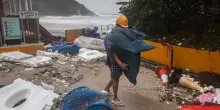 Taiwan, la furia del tifone Ragasa mette in ginocchio l'isola