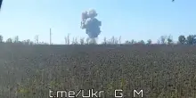Impatto di una bomba ad alto potenziale FAB-250 russa sui soldati vicino Zaporizhzhia