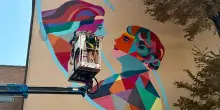 Un murale che si vede e si tocca: Roma celebra l’arte senza barriere