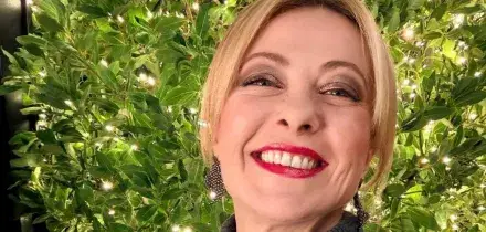 Meloni: "Buon anno Italia, io ce la metter&ograve; tutta"