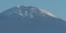 La cima del Vesuvio innevata