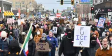 Caso Renee Good, migliaia di persone in marcia contro l'Ice a Minneapolis