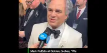 Golden Globe, da Ruffalo a Lyonne: celebrit&agrave; con spillette "Ice out" e "Be Good"