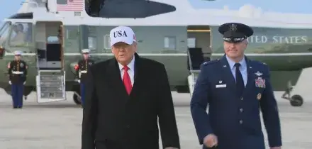 Trump sospende l'attacco all'Iran, ma "tutte le opzioni restano sul tavolo"