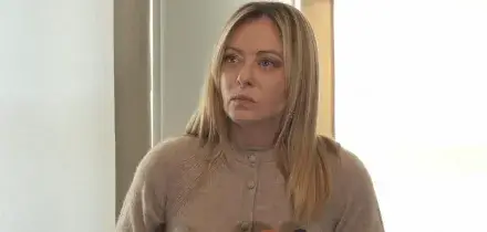 Meloni: "Lavoriamo per de-escalation in Iran. Groenlandia? Sicurezza tema interno a Nato"