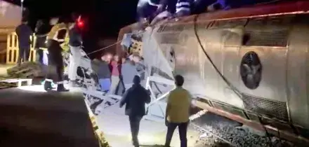 Deragliano due treni in Andalusia, almeno 39 morti e oltre 150 feriti