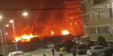Ulteriori conseguenze dell'attacco dei droni a Krasnodar, il fuoco tra i palazzi