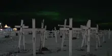 Il timelapse cattura l'aurora boreale: spettacolo verde brillante in Groenlandia