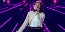 The Voice Kids, Simona Forte canta "Luce (Tramonti a nord est)"