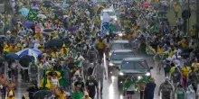 Fulmine su corteo pro-Bolsonaro a Brasilia, 89 feriti