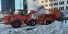 New York sotto la neve, arrivano le "vasche" per scioglierla