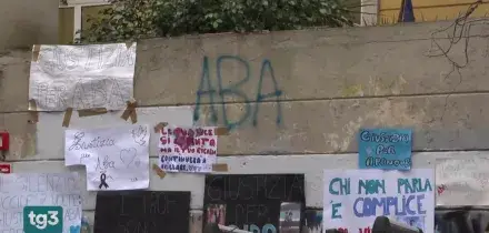 La Spezia, controlli con metal detector davanti scuola di Abanoub Youssef