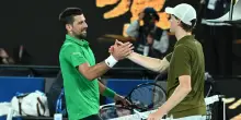 Australian Open, il Ko doloroso di Sinner battuto da Djokovic, che ora sfida Alcaraz