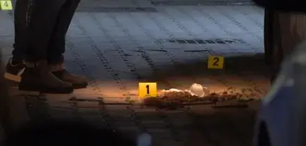 Ragazza accoltellata a Napoli, proseguono i rilievi. Ancora nessuna traccia del fratello