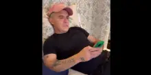 Robbie Williams telefona alla fan che gli aveva lasciato il numero negli anni '90