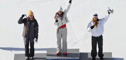 Lucia Goggia premiata con la medaglia di bronzo nella libera alle Tofane