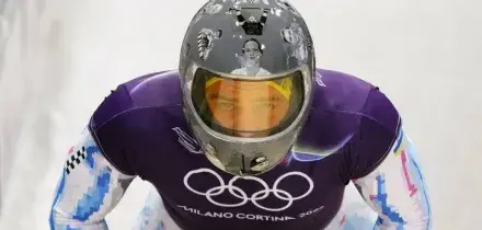 Il casco con i volti degli atleti ucraini uccisi, squalificato l'atleta&nbsp;dello skeleton Heraskevych