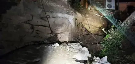 Maltempo, frana costone su una palazzina, un morto e 2 feriti a Formello