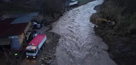 Maltempo, esonda il Busento nel Cosentino: drone in volo sul fiume