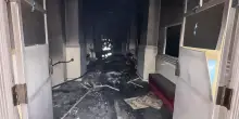 Incendio a Napoli: le prime immagini all'interno del teatro Sannazaro