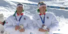Milano Cortina, team sprint fondo: la gioia di Barp e Pellegrino durante la premiazione