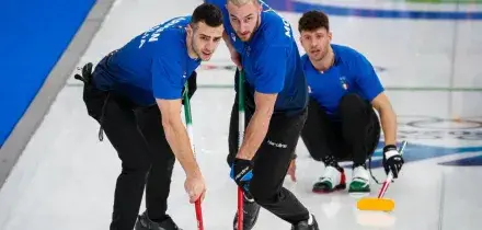MIlano Cortina. Curling uomini: Italia lotta per la semifinale. Oggi debutta lo sci alpinismo