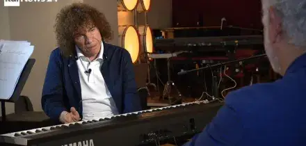 Gli 80 anni di Riccardo Cocciante: "Sono un artista non una star. E lo sar&ograve; fino alla morte"