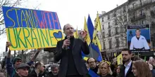 Francia, Glucksmann trionfa alle primarie socialdemocratiche: "Ora avanti fino all'Eliseo"