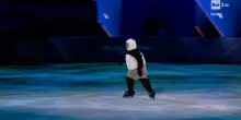 Milano Cortina 2026. Mikhail Shaidorov &egrave; il panda che volteggia sui pattini