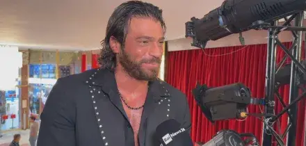 Can Yaman: "Reunion con Kabir Bedi? Una sorpresa anche per me. L'emozione qui a Sanremo? Non penso"